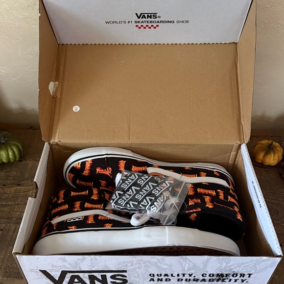 Vans - Picture 4 of 4
